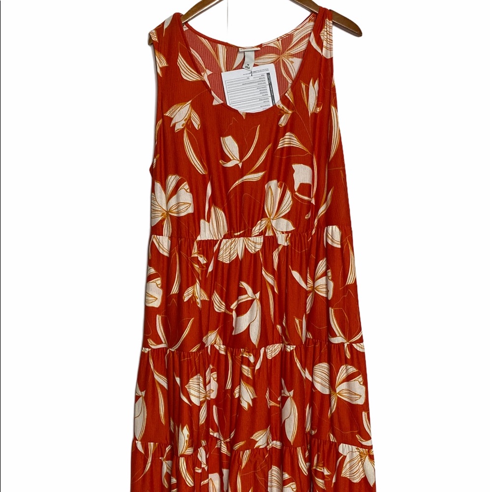 Red FLOWER Pattern - Picture 1 of 2